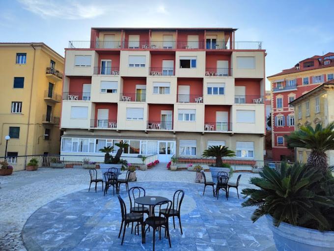 Hotel Robinia Imperia Exteriér fotografie