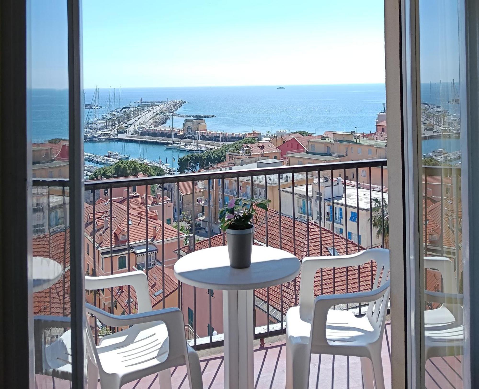 Hotel Robinia Imperia Exteriér fotografie